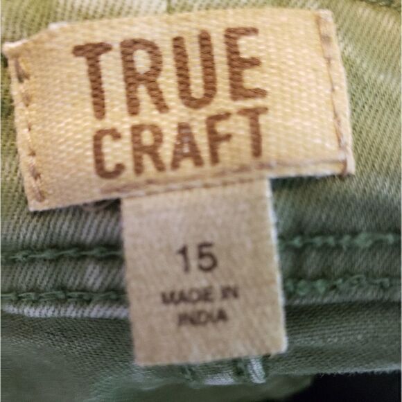 Green Khaki Shorts with stretch! - Picture 3 of 4